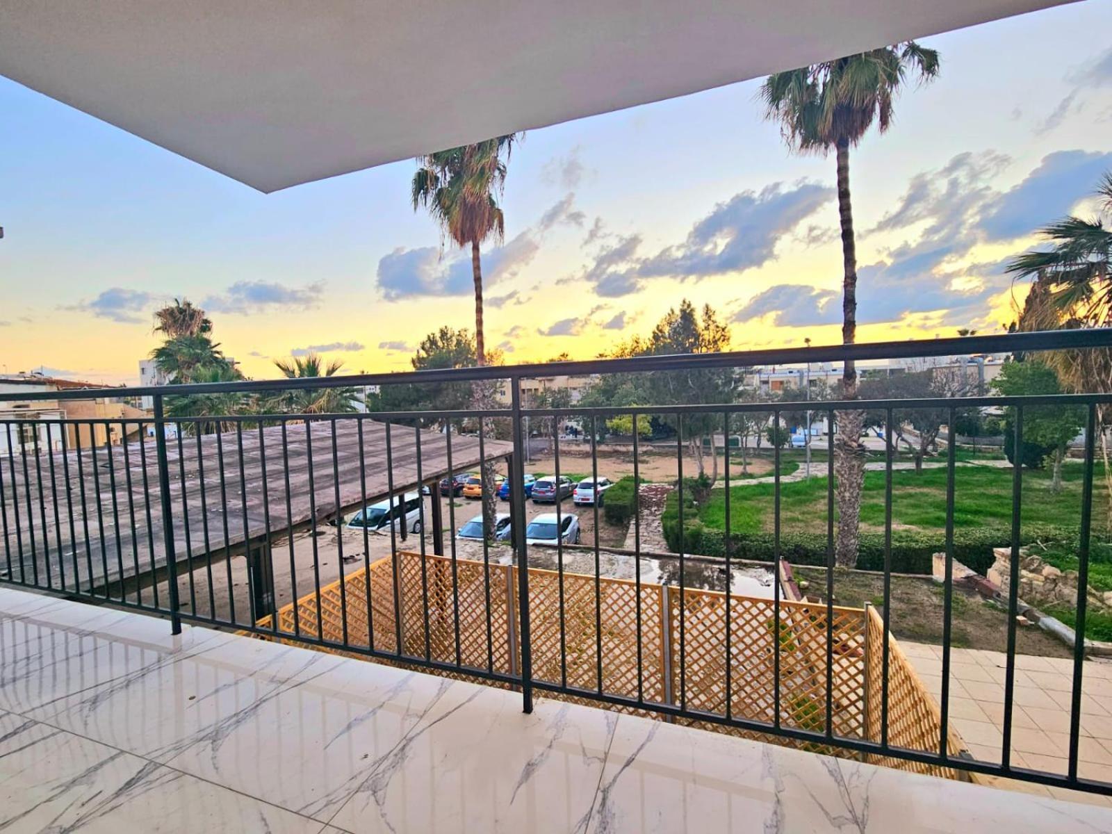 1Bd Beach Apartment Pafos Dış mekan fotoğraf